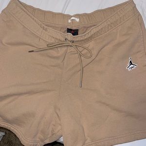 TAN Jordan Shorts S: XL